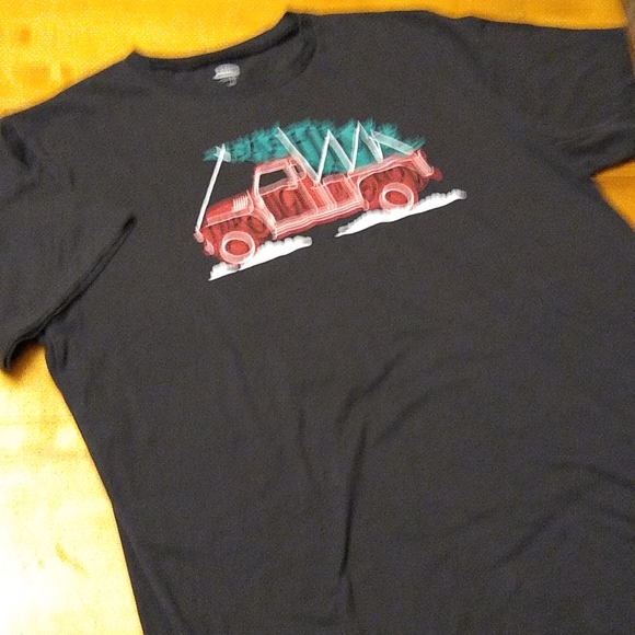 Holiday T-shirt - Picture 3 of 5